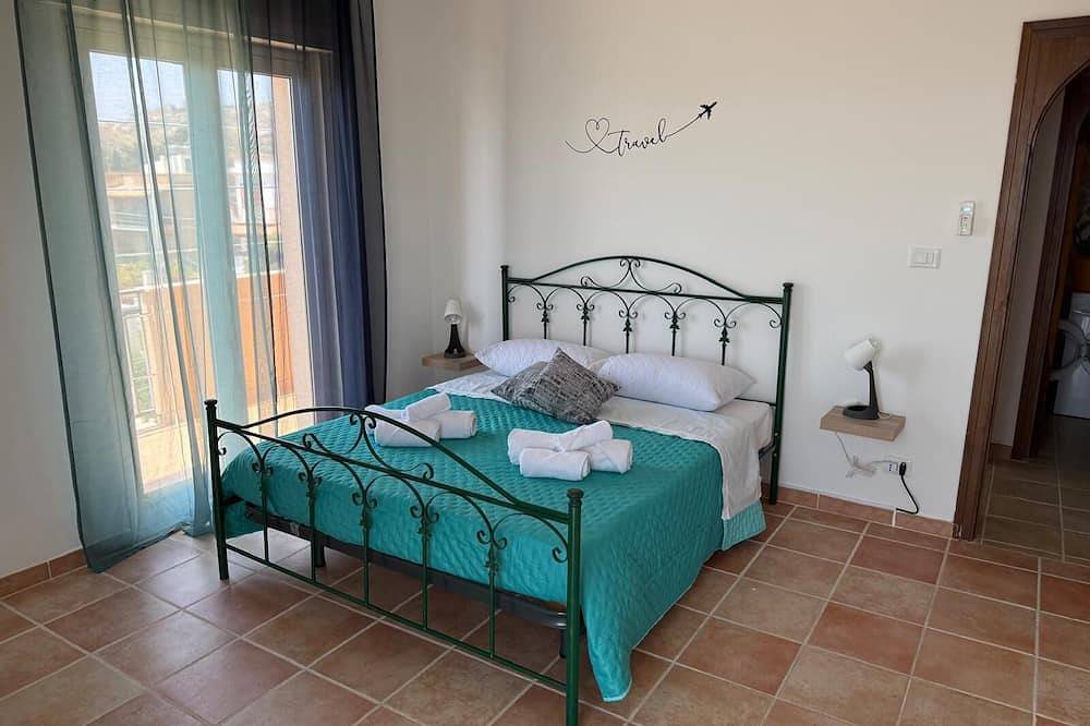 Entire apartment, La Casa Di Giusy Holiday Home in Porto Empedocle, Agrigento Province