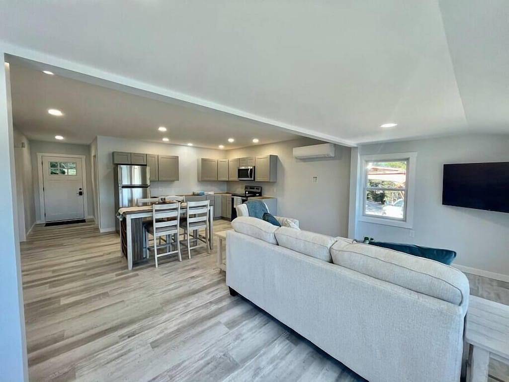 Waterfront Cottage on Private Island near Acadia in Washington County (Maine)