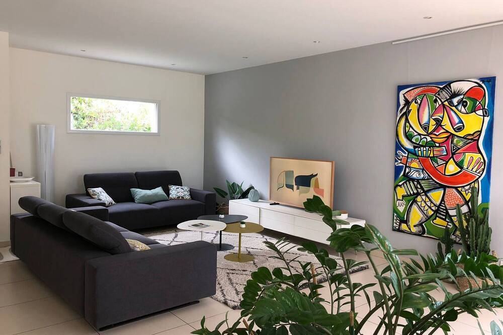 Villa with swimming pool near the beaches and Montpellier in Le Crès, Costa mediterránea (Francia)