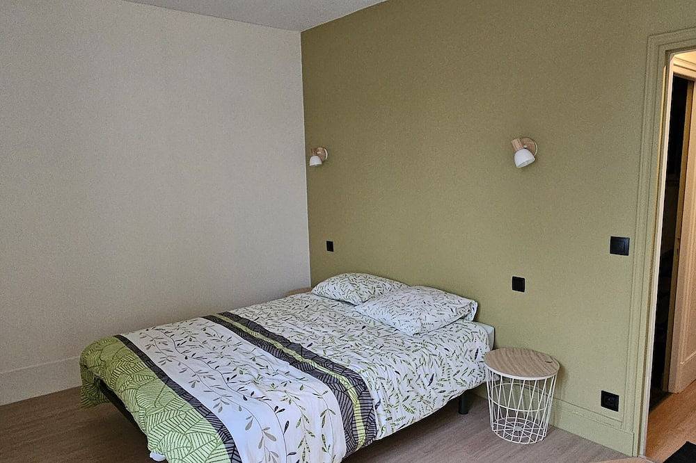 Maison 5 Chambres Entre Ville et Nature in Burlats, Castres region