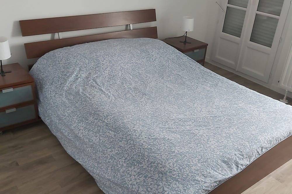 Ganze Wohnung, 1km from Disney and Vallée Village - Apt 2 bedrooms with balcony in Serris, Seine-et-Marne