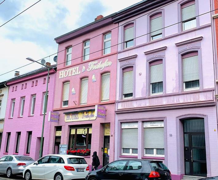 Hotel para 4 personas, con jardín y terraza - 1