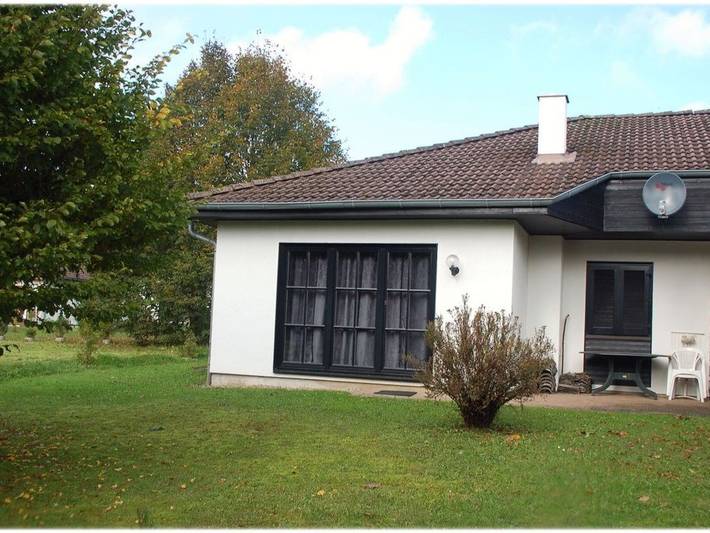 Bungalow für 6 Personen, mit Balkon und Terrasse sowie Garten