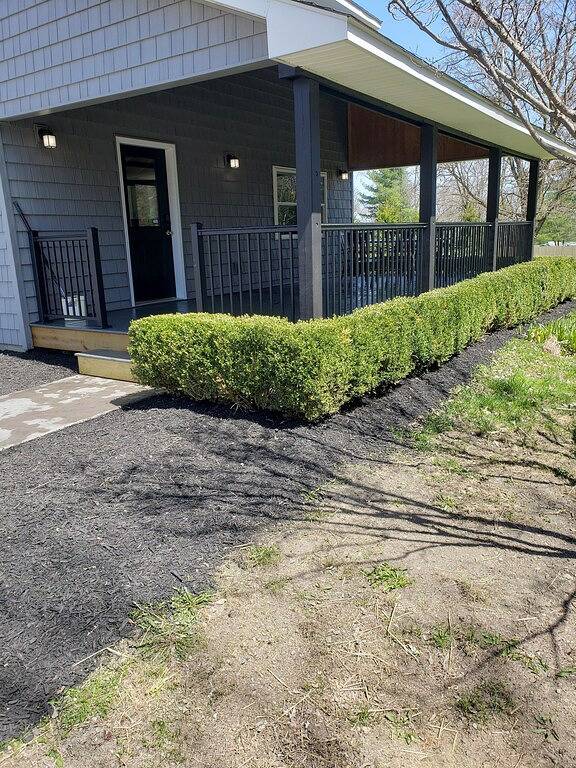 Fully Renovated rural cottage in the perfect spot! in Seneca Lake