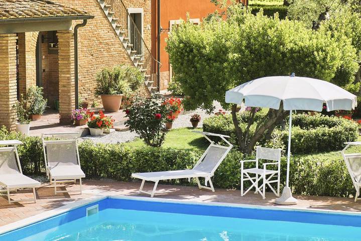 Gîte pour 4 personnes, avec piscine à Castagneto Carducci