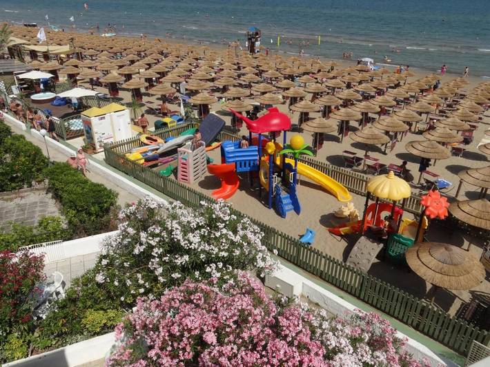 Appartamento per 5 persone, con Balcone e Idromassaggio nonché Terrazza e Panorama a Lido del Sole