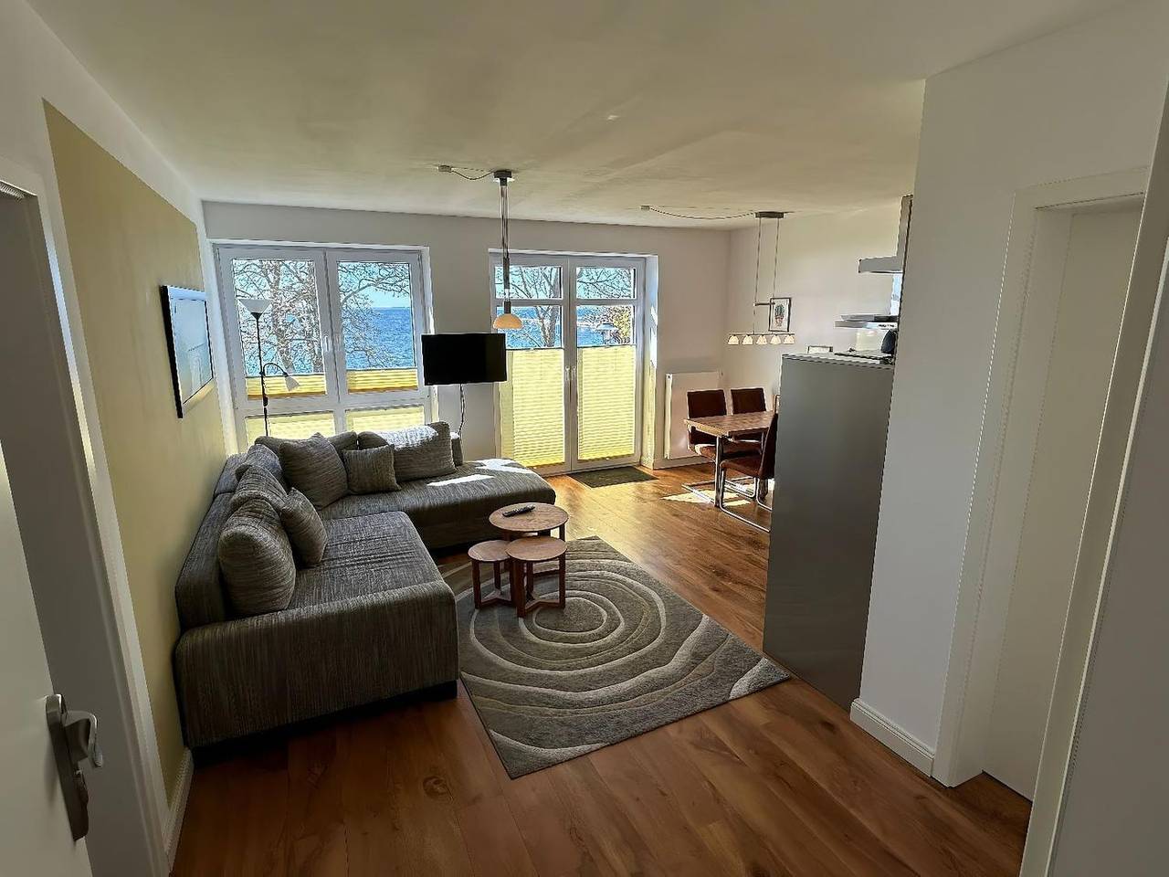 Ganze Wohnung, Ferienwohnung – "Schöne Aussicht" mit Balkon und Meerblick direkt am Wasser in Westfehmarn, Fehmarn