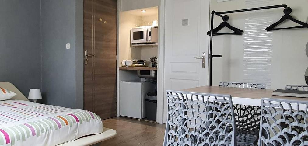 Maison d’hôte pour 4 personnes, avec Terrasse et Jardin ainsi que Piscine et Vue à Saint-Riquier - 3