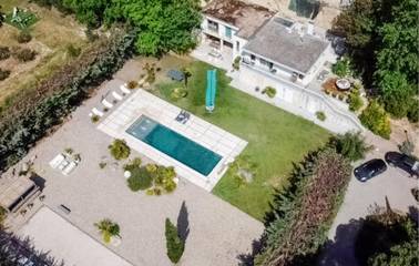 Location de vacances pour 8 personnes, avec piscine, animaux acceptés à Salon-de-Provence