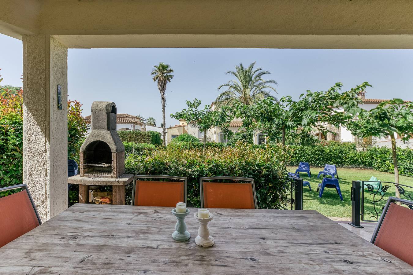 Villa 'Casa Flores' with Mountain View, Shared Pool and Wi-Fi in Vilacolum, Torroella de Fluvià