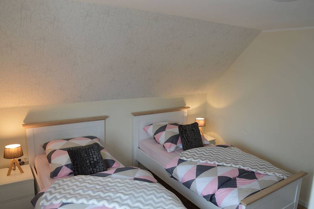 Ferienhaus Eifel-Charme mit Sauna & Badewanne in Birgel, Vulkaneifel