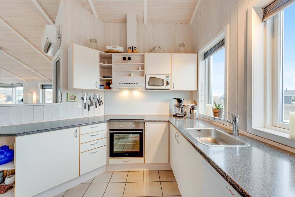 Modernes Ferienhaus mit Sauna und Whirlpool - nur 150 m zum Strand in Hvide Sande, Holmsland Klit