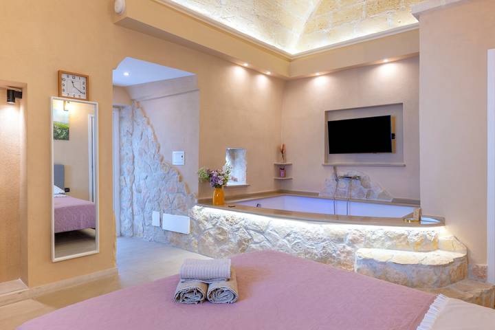 Casa vacanza per 2 persone, con Idromassaggio e Giardino a Massafra