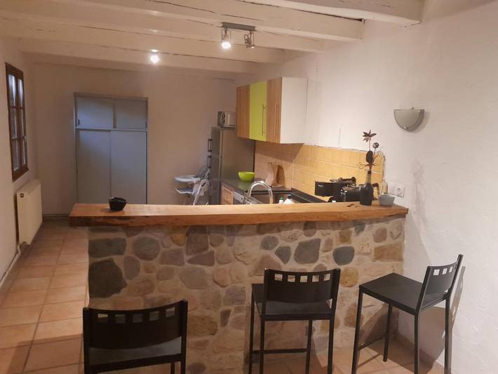 Location de vacances pour 12 personnes, avec piscine ainsi que vue et terrasse, animaux acceptés à Vinezac - 3