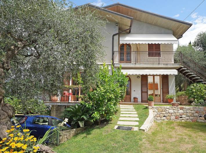 Appartamento vacanze per 4 persone, con vista lago e balcone nonché giardino - 1