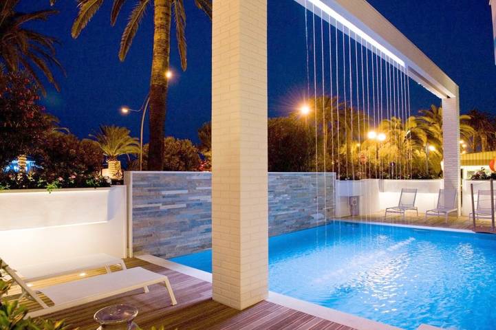 Appartamento per 3 persone, con Balcone e Terrazza nonché Piscina a Grottammare
