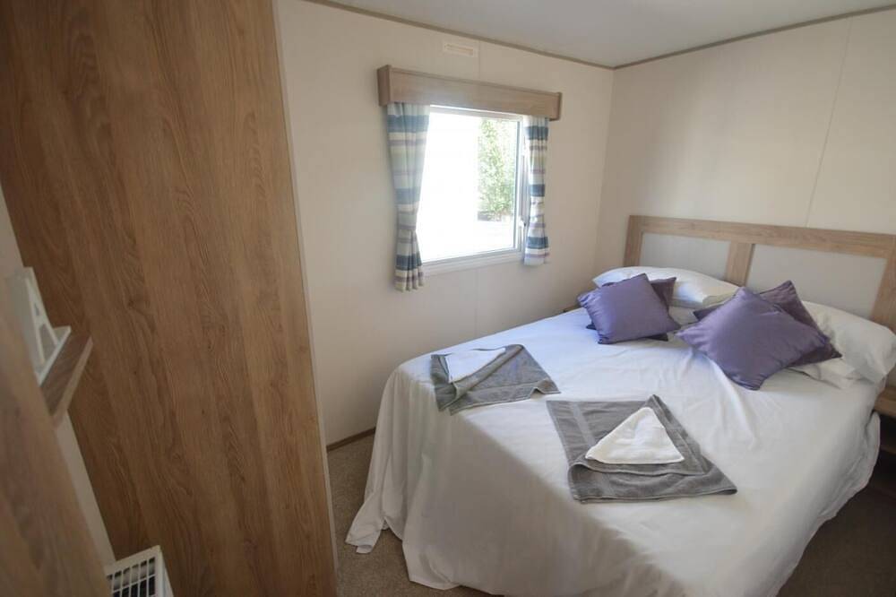Felixstowe beach holiday park caravan/mobile home in Felixstowe, Suffolk
