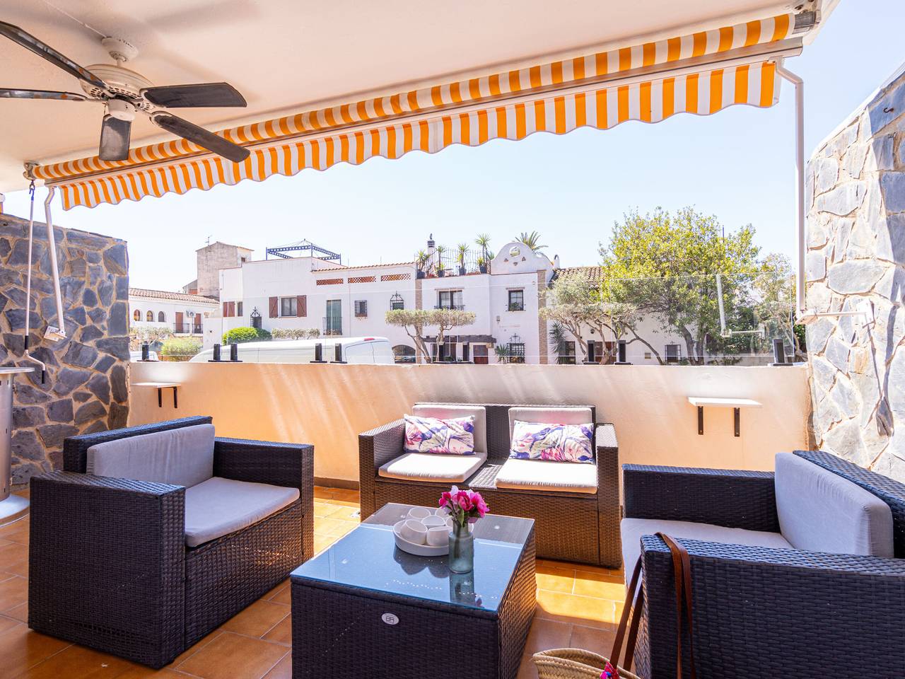 Apartamento entero, Apartamento cómodo de 2 dormitorios, amplia terraza, se admiten mascotas in Ampuriabrava, Alt Empordà