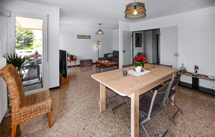 Apartamento vacacional entero, Apartamento con vistas a la montaña, wifi y aparcamiento in Carpentras, Parque natural regional del Mont Ventoux