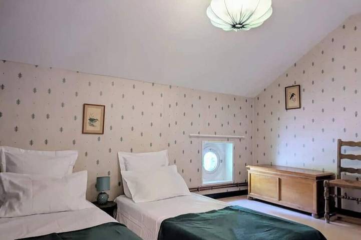 Location de vacances pour 9 personnes, animaux acceptés à Englancourt