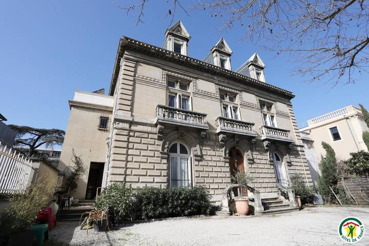 Gîte pour 8 personnes, avec Jardin à Valence