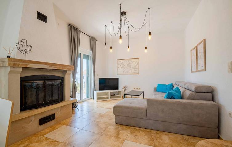 Apartamento vacacional entero, Apartamento de vacaciones para 4 personas con terraza in Municipio de Kotor
