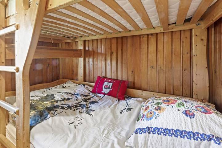 Grand Chalet Boisé Authentique, Vue sur les Alpes in Gryon, Alpes Vaudoises