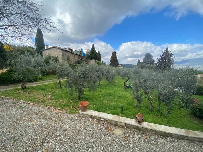 Appartamento per 9 persone, con Balcone e Terrazza nonché Giardino e Panorama a Fiesole