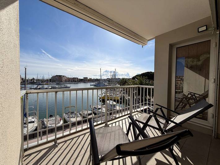 Gîte pour 4 personnes, avec terrasse dans Port de Gruissan