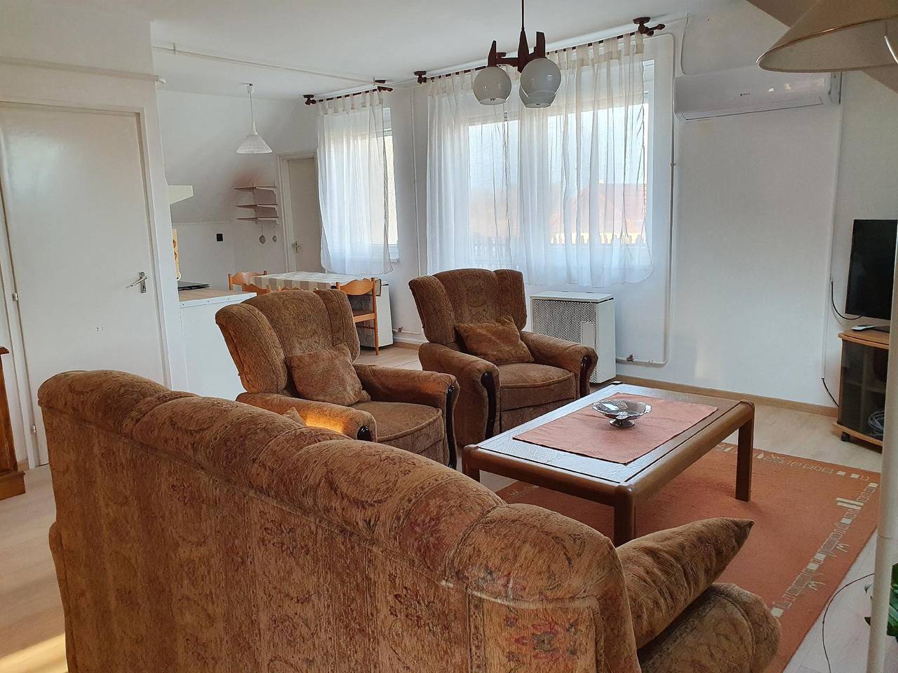 Apartamento vacacional entero, Flat in Fonyód with terrace, garden and barbecue in Fonyód, Orilla sur del lago Balaton