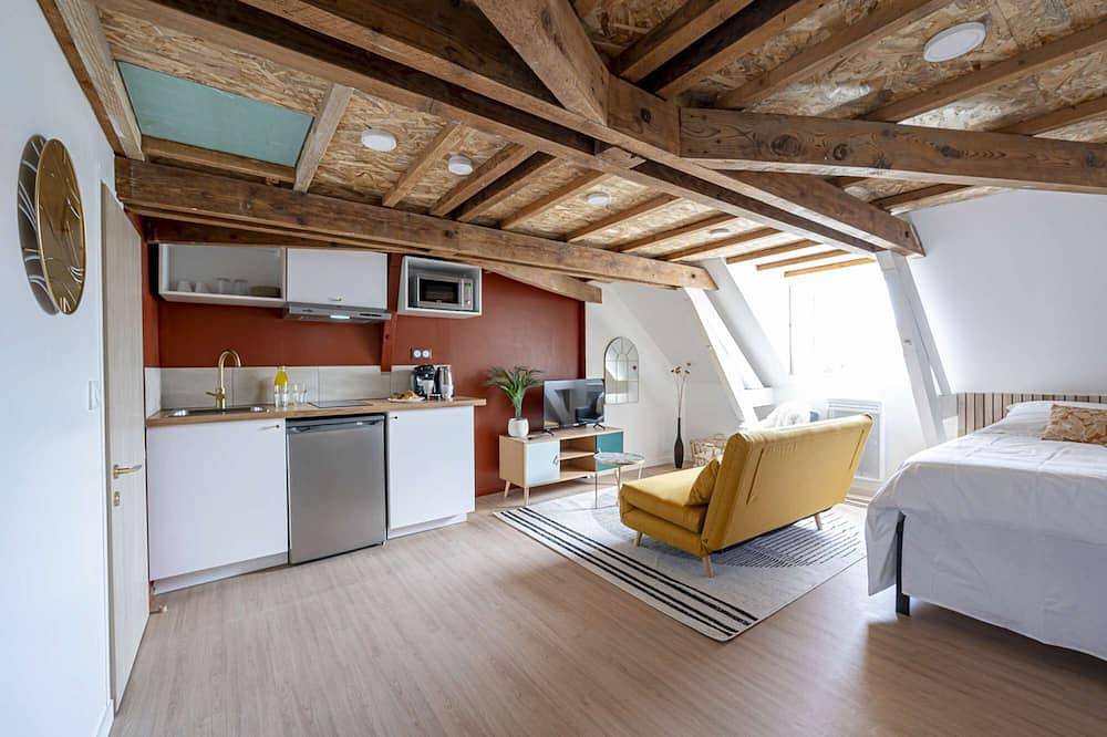 Entire apartment, Les Maisons Acajou / Charming Spicy Chalet studio in Châtellerault, Vienne