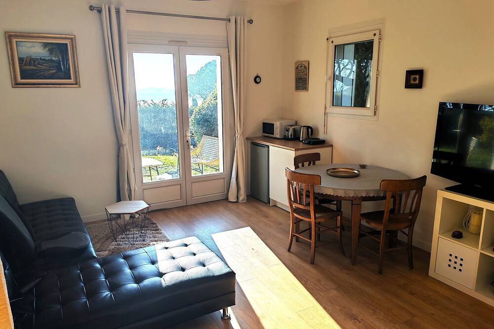 Dépendance cocooning bon standing Ampuis. Pets welcome! in Ampuis, Parque Natural Regional de Pilat