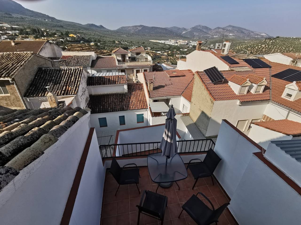 Casa Ricapaz – Vantagem para Estadas Longas com Vista de Montanha, Terraço Privado e Wi-Fi in Castillo de Locubín, Sierras Subbéticas