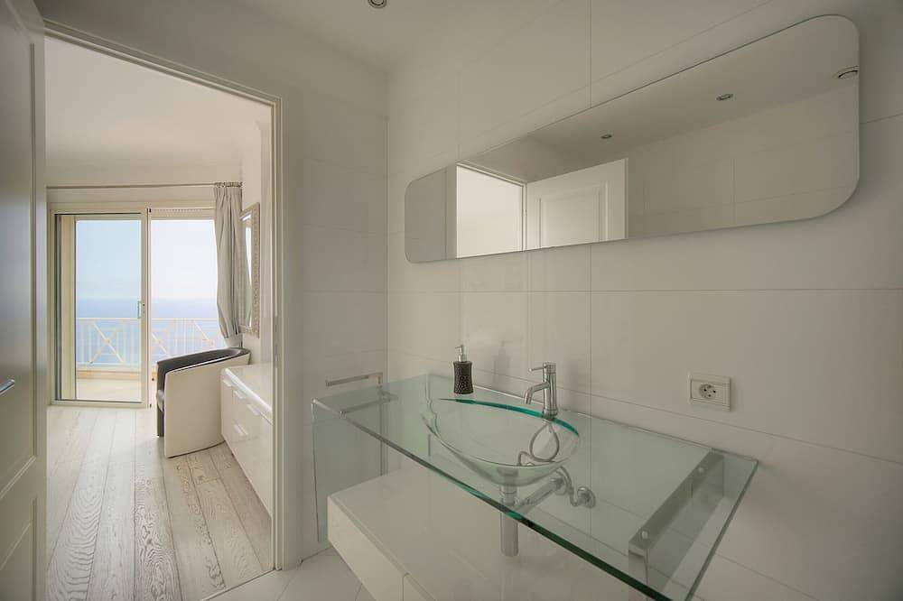 Frgk Magnificent See View Villa with Monaco backgr in Beausoleil, Côte méditerranéenne (France)
