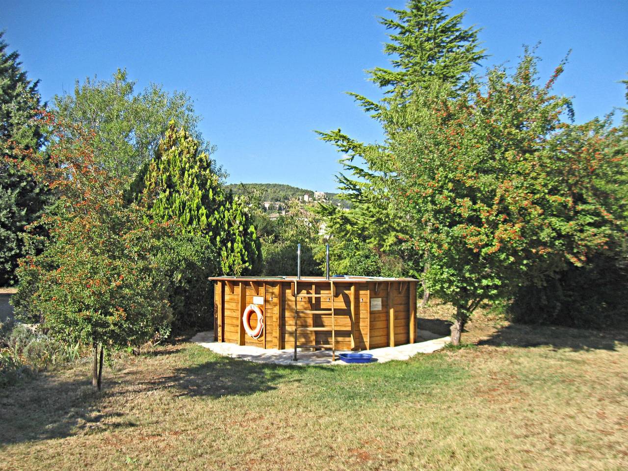 Casa de vacaciones "Zypresse" - Relájese en un gran jardín cerrado. in Saint-Saturnin-lès-Apt, Parque natural regional del Luberon