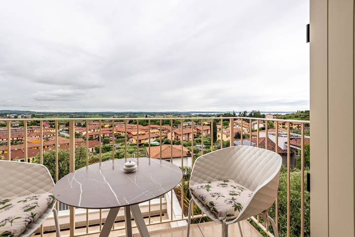Apartamento para 2 personas, con Balcón y Vistas al lago en Lago de Garda