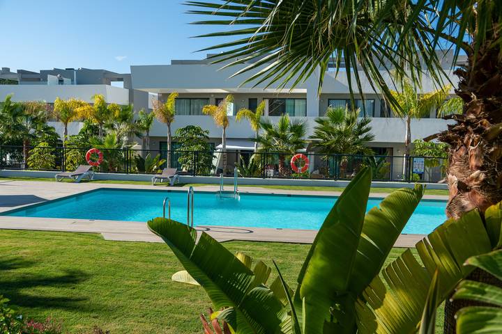 Luxurious Townhouse & Rooftop Plunge Pool in Playa de La Cala - El Torreón (Mijas), Mijas