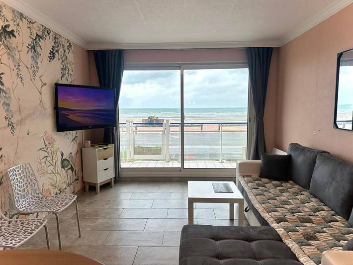 Ferienwohnung für 3 Personen, mit Balkon und Terrasse sowie Pool und Ausblick