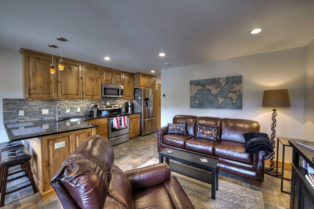 Ganze Wohnung, Neu renovierte Wohnung, nur wenige Schritte vom Main St & Gondola, schöne Aussicht in Arapaho and Roosevelt National Forests