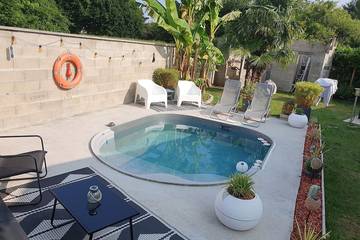 Gîte pour 6 personnes, avec piscine à Savigny-le-Temple