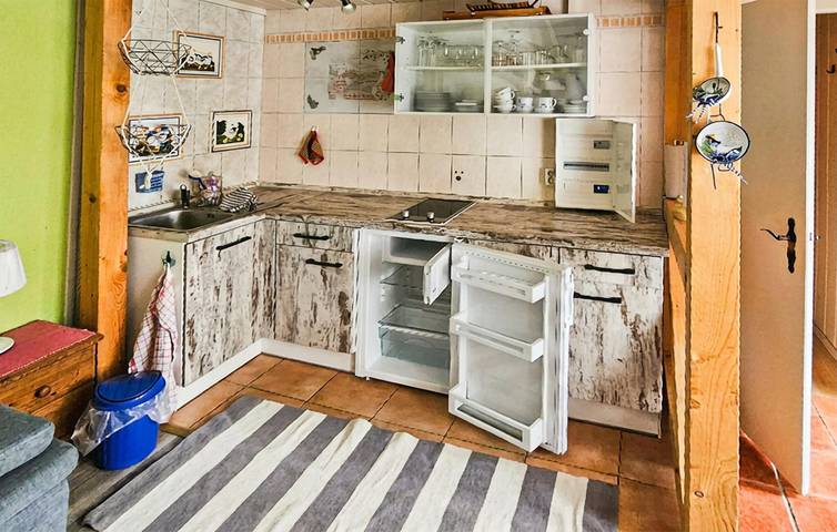 Gemütliches Apartment mit Terrasse und Parkplatz, 2,5 km zum Strand in Vipperow, Müritz