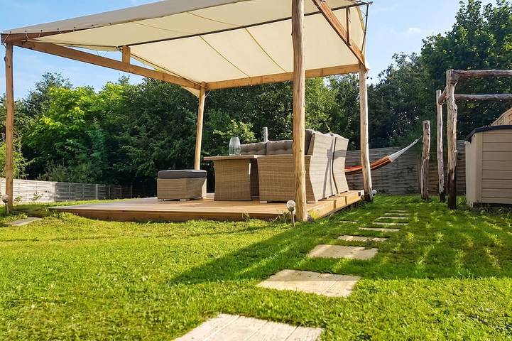 Ferienhaus für 2 Personen, mit Terrasse und Whirlpool sowie Garten und Sauna - 1