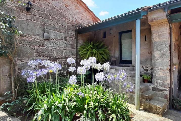 Maison d’hôte pour 2 personnes, avec balcon et jardin, animaux acceptés à Palas de Rei