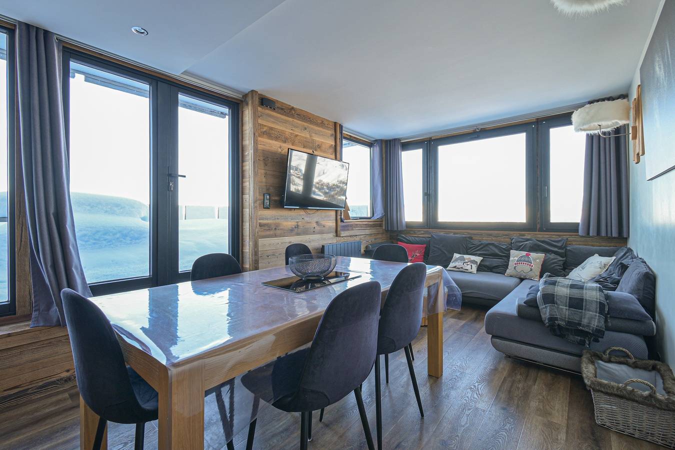 Entire apartment, Apartment “Lesetoilesdelaplagne - Le Diamant” with Mountain View and Private Terrace in La Plagne, Aime-la-Plagne
