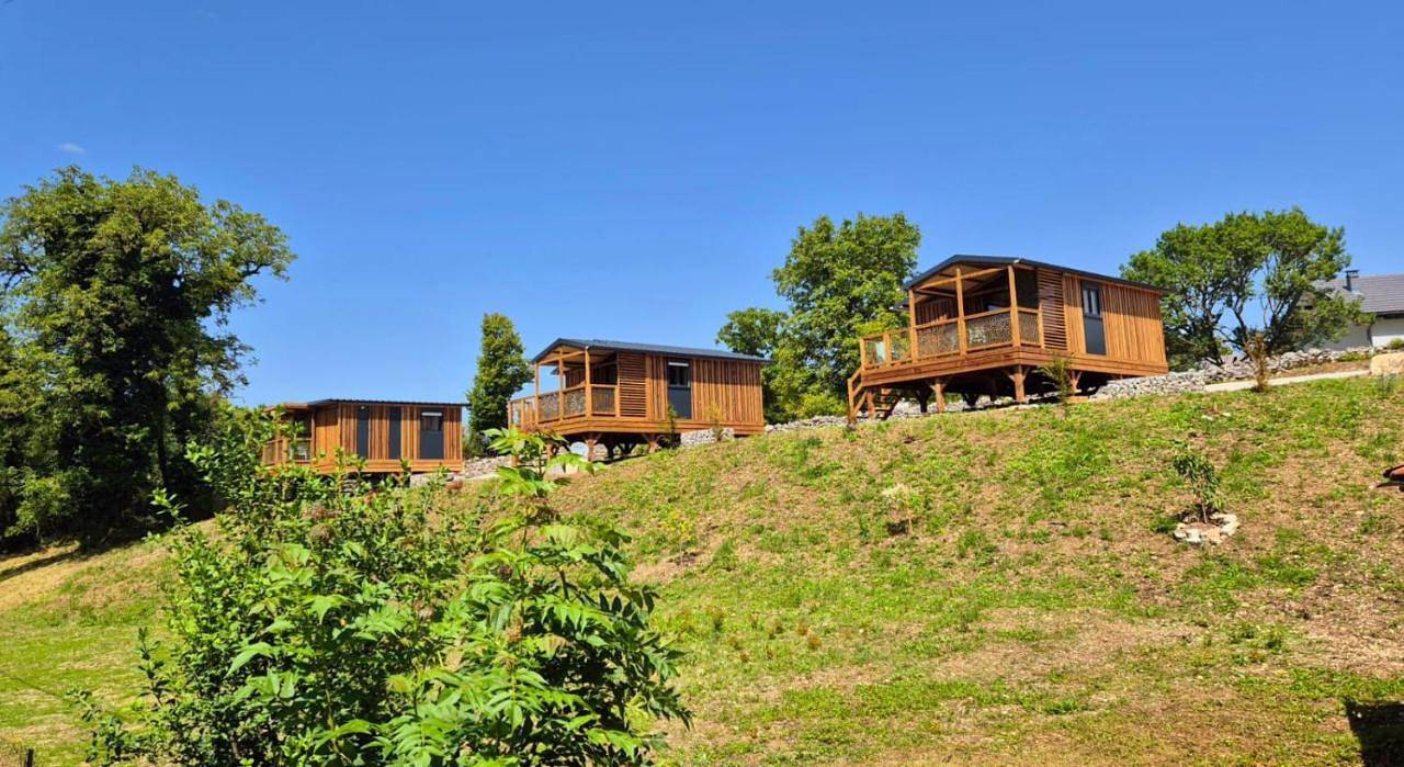 Les Lodges d'Emeraude in Maisod, Lac de Vouglans