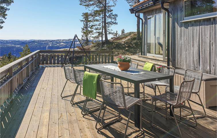 Ferienhaus für 12 Personen mit Terrasse in Åmli