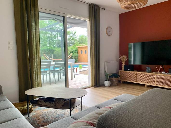 Location de vacances pour 8 personnes, avec jardin et piscine à Azur - 4