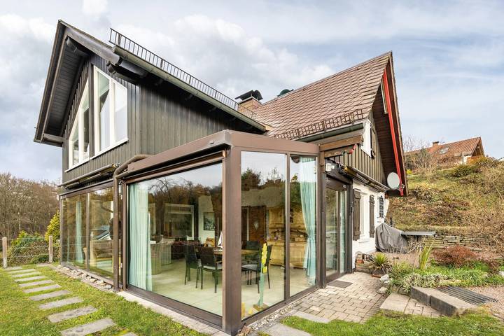 Ferienhaus für 8 Personen, mit Garten und Seeblick am Sorpesee