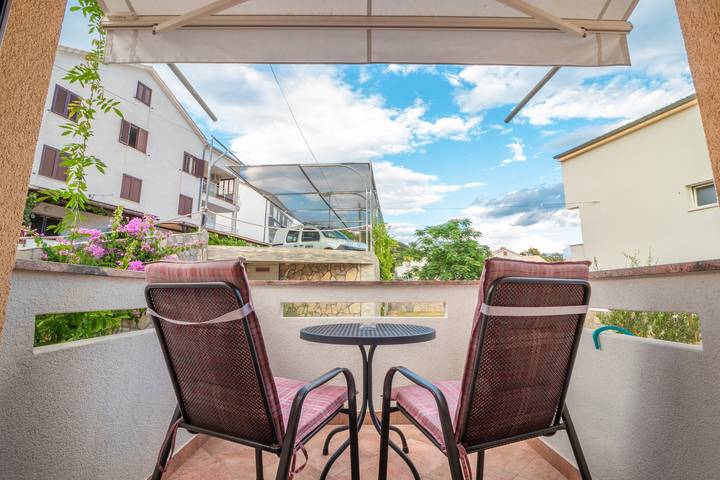 Ferienwohnung für 2 Personen, mit Balkon/Terrasse in Baska