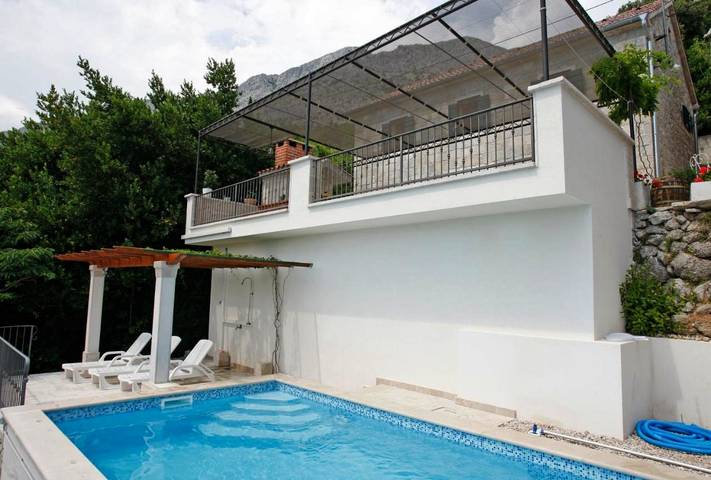 Villa pour 6 personnes, avec piscine ainsi que vue et terrasse, animaux acceptés à Mimice - 2